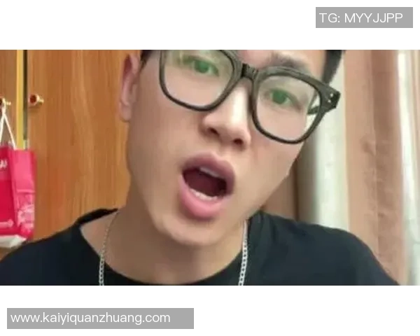 搞笑女球迷与足球明星的奇妙互动趣事大揭秘